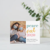 Peace Out 2020 Modern Foto Kerstmis Nieuwjaar Feestdagenkaart (Staand voorkant)