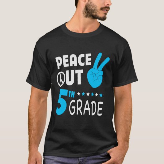 Peace Out 5e klas jongens Afstuderen van de vijfde T-shirt (Voorkant)