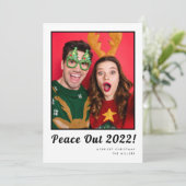 Peace Out Fun Couple Photo met Kerstmis Feestdagenkaart (Staand voorkant)