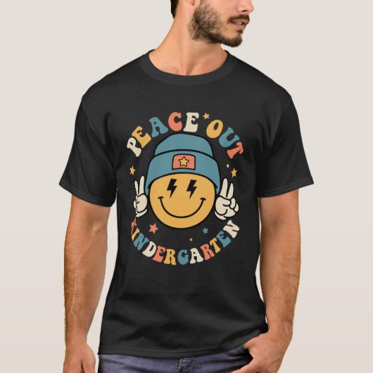Peace Out Kindergarten Groovy Retro Happy Last Day T-shirt (Voorkant)