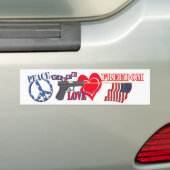 PEACE (PIECE) LOVE FREEDOM (FLAG) BUMPERSTICKER (Op auto)
