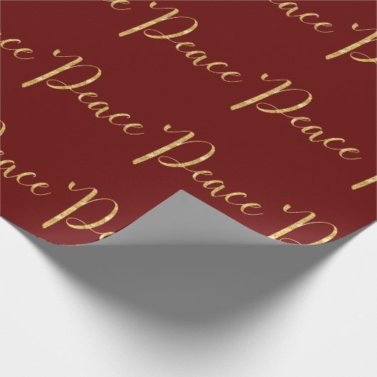 "Peace" Red Gold Script Elegant Holiday Cadeaupapier (Hoek)
