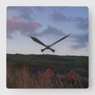 Peaceful Evening in Newtown Vierkante Klok