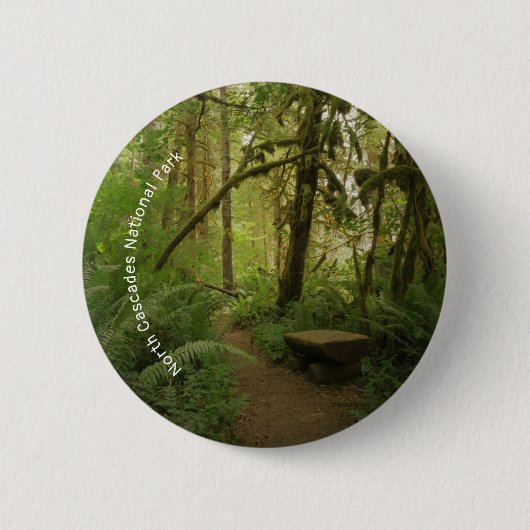Peaceful Green Forest Trail in Washington Ronde Button 5,7 Cm (Voorkant)