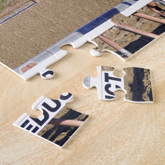 Peaceful Talk Wins on New Year's Day Legpuzzel (Zijkant)