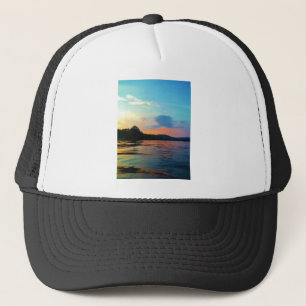 Peach and Blue Sunset op het bergmeer Trucker Pet