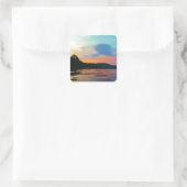 Peach and Blue Sunset op het bergmeer Vierkante Sticker (Tas)