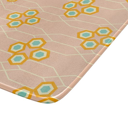 Peach background hexagonal floral pattern  snijplank (Hoek)