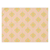 Peach background hexagonal floral pattern  tafelkleed (Voorkant (Horizontaal))