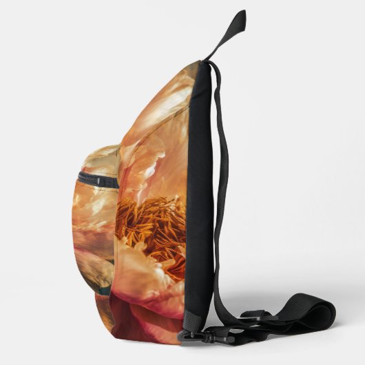 Peach Beauty Sling Bag (Rechts)