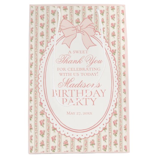 Peach & Beige Fancy Floral Birthday Party Favors Medium Cadeauzakje (Voorkant)