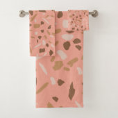 Peach Beige Tan Brown Terrazzo Marble Pattern Bad Handdoek (Insitu)