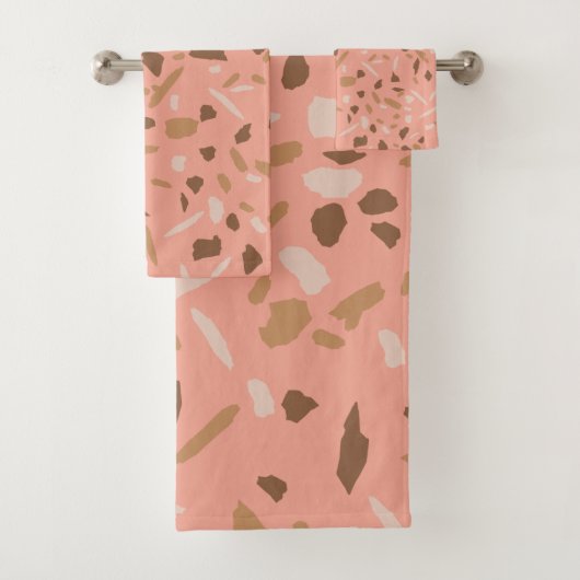 Peach Beige Tan Brown Terrazzo Marble Pattern Bad Handdoek (Insitu)