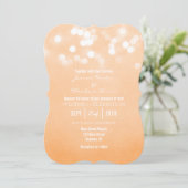 Peach Bokeh Glitter Lights Wedding Uitnodiging (Staand voorkant)