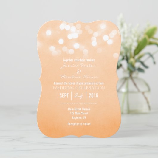 Peach Bokeh Glitter Lights Wedding Uitnodiging (Staand voorkant)
