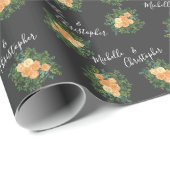 Peach Dark Gray Wedding Rozen Floral Cadeaupapier (Rol Hoek)
