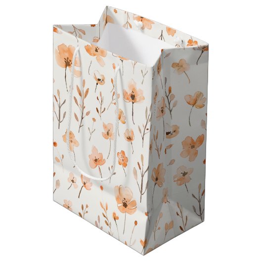 Peach Floral Birthday Medium Cadeauzakje (Voorkant Gekanteld)