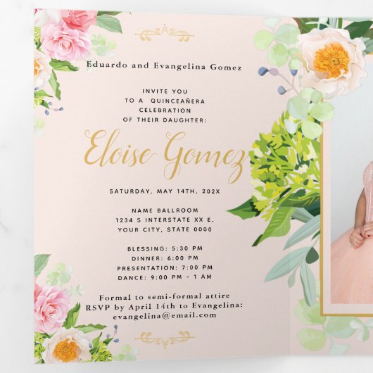 Peach Floral Trifold Quinceanera Invitation Drieluik Uitnodiging (Binnenzijde eerst)