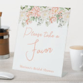 Peach Floral Vrijgezellenfeest Favoriet Reclamebord Met Voetstuk (Insitu)
