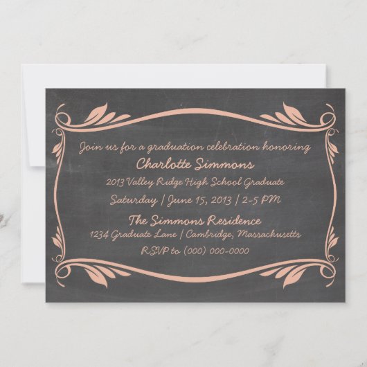 Peach Flourish Chalkboard Afstuderen Invite Kaart (Voorkant)