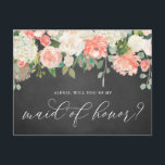Peach Flowers Chalkboard is mijn eerbetoon Briefkaart<br><div class="desc">Bent u mijn eerwemiddel? Vraag familie en vrienden om deel uit te maken van je bruiloft met deze bijtende floral bridal party voorstelkaart. Hij is voorzien van waterverf bloemkool van perzikerpinda's en ivoorhydrangeas op een achtergrond van het karton. Personaliseer door namen, berichten en andere details toe te voegen. Deze perzikflorale...</div>