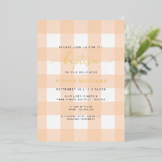 Peach Gingham Baptism Gold Foil uitnodiging (Staand Voorkant)