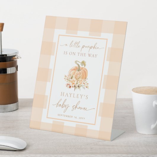 Peach Gingham Een beetje pompoen Baby shower Welko Reclamebord Met Voetstuk (Insitu)