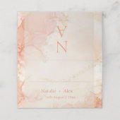 Peach Gold Marble Monogram Wedding Party Folded Plaatskaartje (Buitenkant ongevouwen)