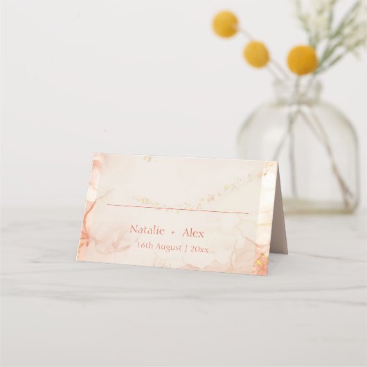 Peach Gold Marble Monogram Wedding Party Folded Plaatskaartje (Voorkant)