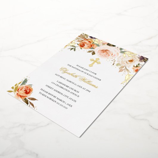 Peach Gold Waterverf Floral Girl Baptisme Folie Uitnodiging (Gedraaid)