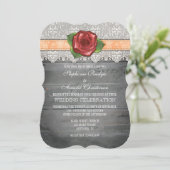 Peach Grey Rustic Wood Roos Wedding Invite Kaart (Staand voorkant)