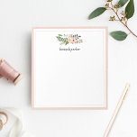 Peach Meadow | Gepersonaliseerd Notitieblok<br><div class="desc">Het grafische gepersonaliseerde ontwerp is voorzien van een mogelijkheid van perachy blush roze bloemen en groene botanische materialen bovenaan,  met jouw naam of een keuze uit personalisatie onder handgeschreven borsteltypografie. Een dunne dubbele rand in gelijke wazige roze voltooit het uiterlijk.</div>