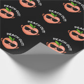 Peach out Funny Fruit Pun Dark BG Cadeaupapier (Hoek)