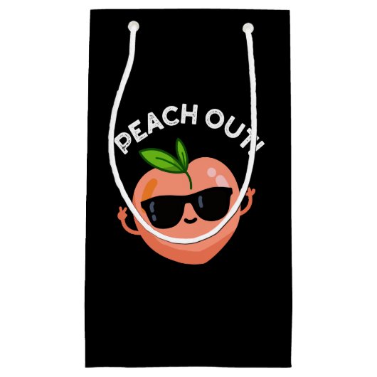 Peach out Funny Fruit Pun Dark BG Klein Cadeauzakje (Voorkant)