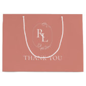 Peach Pink | Bloemenmonogram bruiloft Dank u Groot Cadeauzakje (Voorkant)