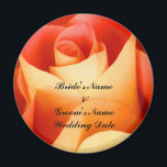 Peach Roos Wedding Favor Magnet Sjabloon<br><div class="desc">Wijzig namen voor huwelijksgunst of verander de tekst in Save-The-Date & information voor een mailing aan speciale gasten om "de datum op te slaan" Als je overeenkomende objecten wilt bekijken,  surf dan naar www.zazzle.com/DreamWed</div>