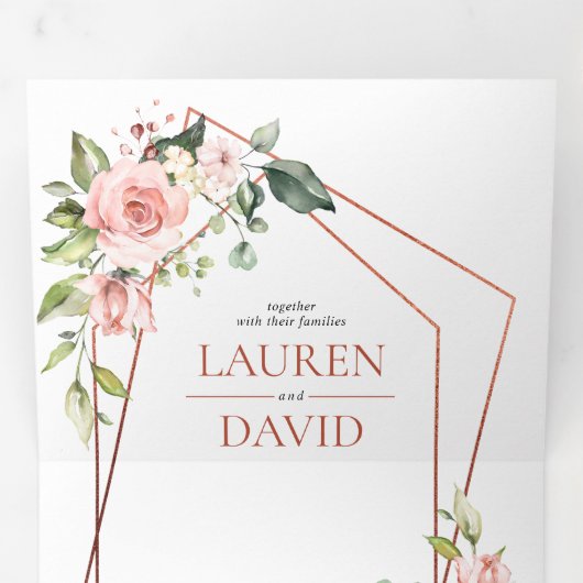 Peach roze Floral eucalyptus Weddenschap Drieluik Uitnodiging (Binnenzijde eerst)