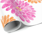 Peach roze Oranje Waterverf Zinnia Patroon Cadeaupapier (Rol Hoek)