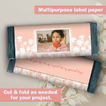 Peach White Bat Mitzvah Custom Snoep Bar Wrapper<br><div class="desc">Peach, roze DIY bat mitzvah chocolade bar label is veelzijdig voor snoep bars, gebak, en veel andere partij gunsten. Speciale desserts of neem cadeaus mee naar huis zijn mooi met Bat Mitzvah foto en speciale bewoordingen. Peach, roze bloemenmulti-use labelpapier is een geweldig alternatief voor gemerkte Bat Mitzvah DIY chocoladerepen en...</div>