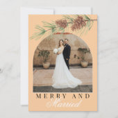 Peach Winter Pine Merry & Married Photo Christmas Feestdagenkaart (Voorkant)