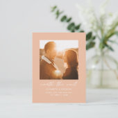 Peach Worth the Wait Wedding Verander de datum Aankondigingskaart (Staand voorkant)