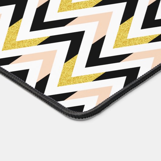 Peachy Pink, Black, Gold en White Chevron Stripes Bureaumat (Hoek)