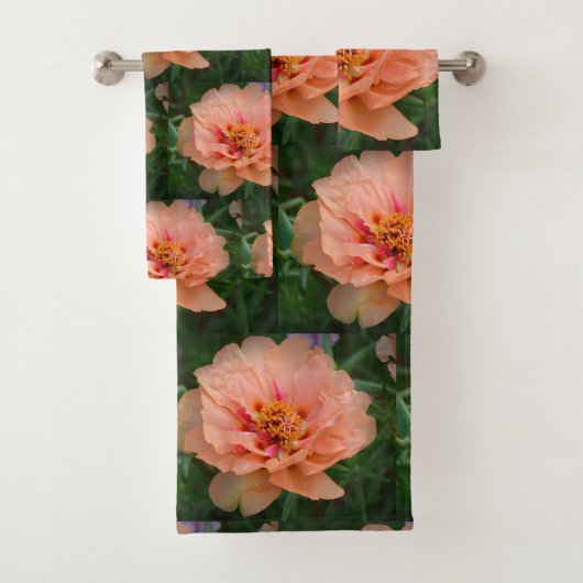 Peachy Pink Floral Bad Handdoek (Insitu)