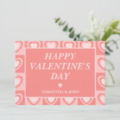Peachy Pink Retro Hearts Valentine’s Gift Feestdagenkaart (Staand voorkant)