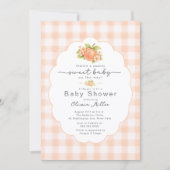 Peachy Sweet Baby Shower Gingham Uitnodiging (Voorkant)