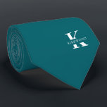 Peacock Blue | Elegant monogram   naam | eenzijdig Stropdas<br><div class="desc">Een elegante eenzijdige stropdas met een gewaagd wit monogram over een Pauw Blauwe achtergrond. Bovenop dit monogram staat je voor- of achternaam in alle hoofdletters. Als u de voorkeur geeft aan een stoutmoediger zoeken naar de persoonlijke naam in de grote letter kunt u het volgende doen: Gebruik de functie aanpassen...</div>