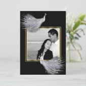 Peacock Elegance Black, Gold Wedding Invitation Kaart (Staand voorkant)