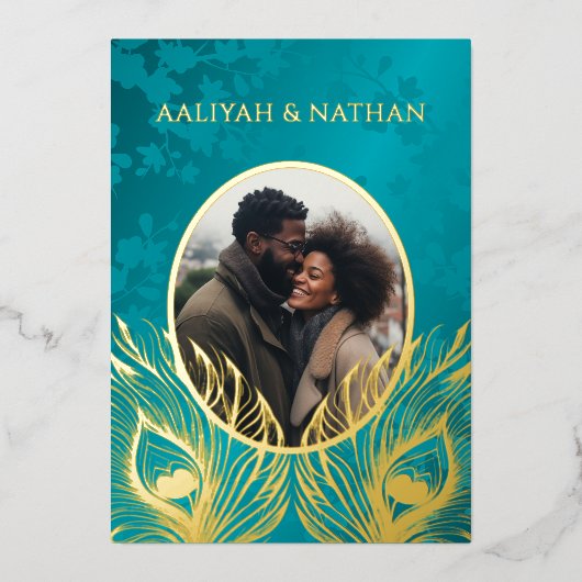 Peacock Feather Jewel Tone Gold Wedding  Folie Uitnodiging (Voorkant)