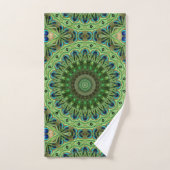 Peacock Feather Mandala Emerald en Blue Symmetry Bad Handdoek (Handdoek)
