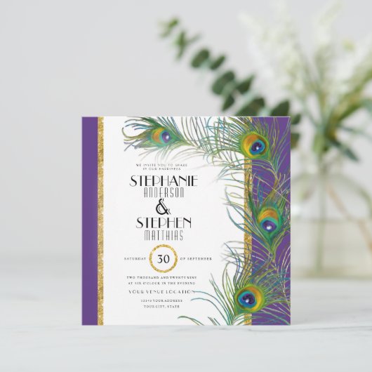 Peacock Feather Moderne Typografie Indiase bruilof Kaart (Staand voorkant)